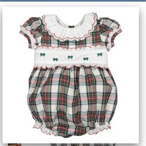 Sal and Pimenta Mistletoe bubble